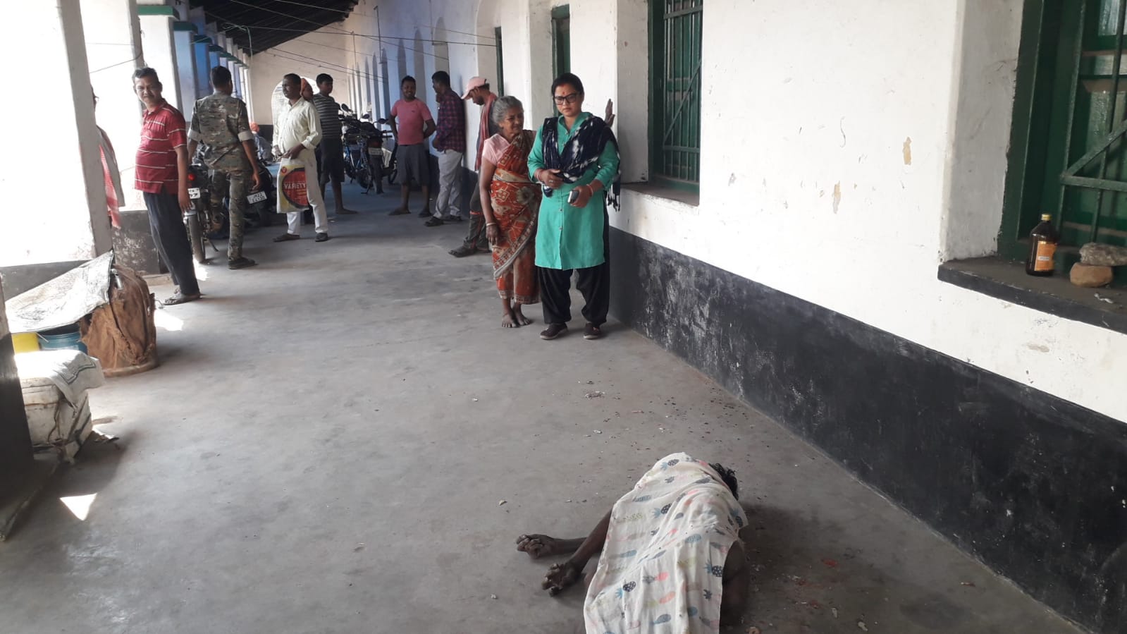 जमशेदपुर/ पोटका:भीषण गर्मी के कारण हल्दी पोखर में भिक्षाटन करने वाला एक बुजुर्ग व्यक्ति की मौत…
