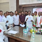 यूसिल नरवा पहाड़ विस्थापितों की मांग हुई तेज, विधायक संजीव सरदार के पहल पर मुख्यमंत्री से मिले विस्थापित कमिटी के सदस्य.।