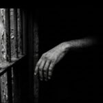 अपहृत बच्चे की हत्या के आरोपी ने थाना हाजत में की आत्महत्या, छह पुलिसकर्मी निलंबित