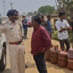 इंडेन गैस गोदाम में गैस की कमी की आशंका पर हंगामा, जांच के बाद स्थिति हुई स्पष्ट