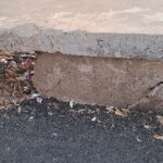 राँची–पुरुलिया पथ चौड़ीकरण में भारी लापरवाही  कहीं नाली टूटी है तो कहीं दीवार में दरार , कहीं रोड से ऊपर नाली