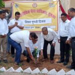 प्रधान जिला एवं सत्र न्यायाधीश ने विश्व पृथ्वी दिवस के अवसर पर बृक्षारोपण