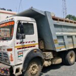 कोवाली थाना क्षेत्र के मोंगला साई में बिना चालान अवैध पत्थर परिवहन पर कार्रवाई, कोवाली थाना में हाईवा जब्त।