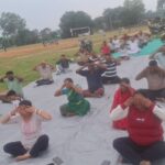 राँची : विश्व योग दिवस पर टाटीसिलवे के ईईएफ मैदान में सामूहिक योगाभ्यास, स्वस्थ जीवन के लिए नियमित योग अपनाने का आह्वान