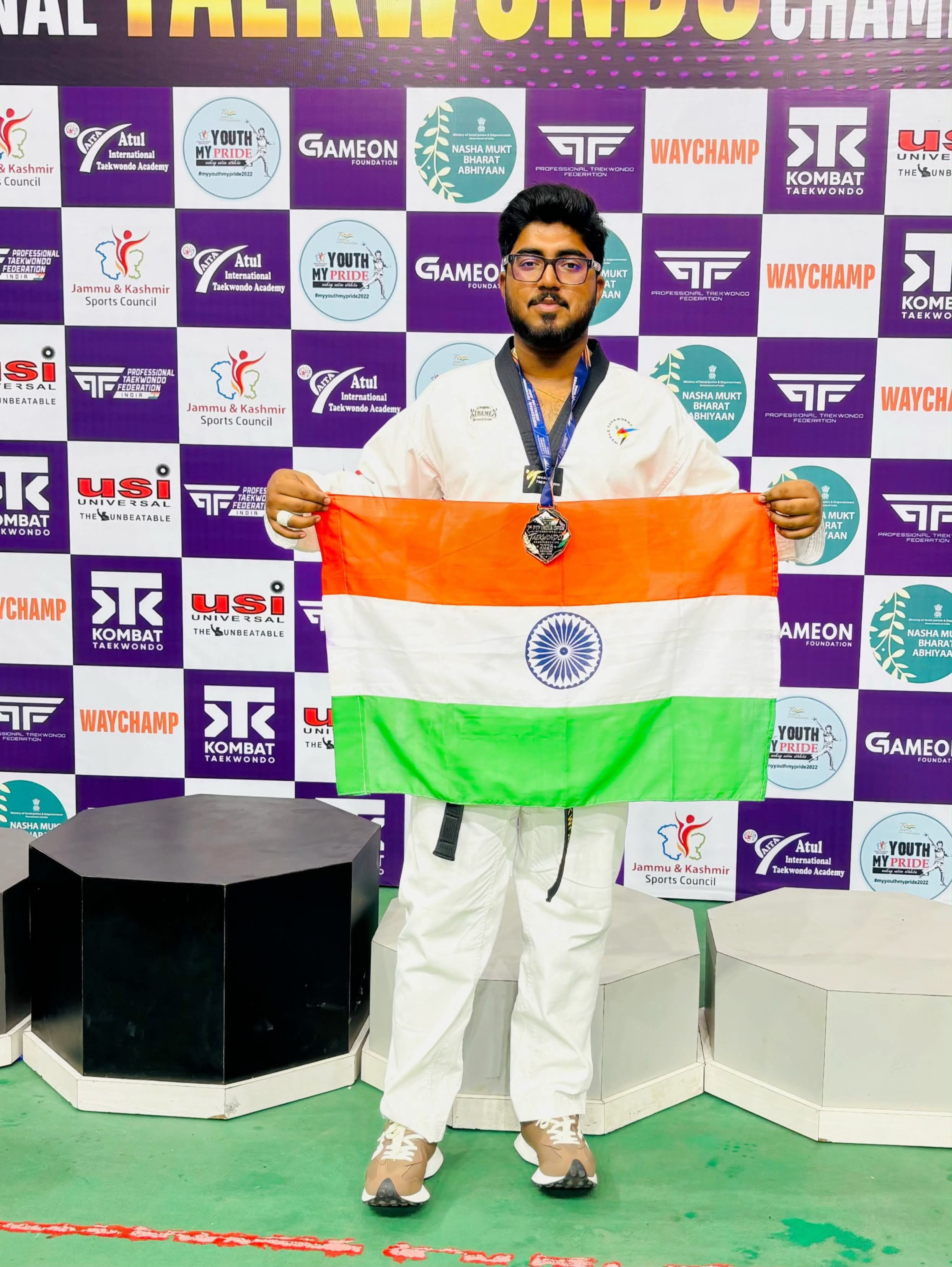 अंतर्राष्ट्रीय प्रतियोगिता में एसबीयू के आयुष राज ने जीता रजत