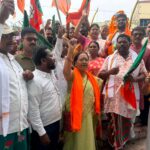 हूल दिवस पर भाजपा जिला इकाई दुमका ने सिद्धो-कान्हू की प्रतिमा पर माल्यार्पण कर दी श्रद्धांजलि