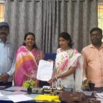 प्राथमिक विद्यालय के जर्जर कमरे की मरम्मत की उठी मांग, पंचायत समिति सदस्यों ने प्रमुख को सौंपा ज्ञापन
