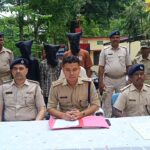 सरायकेला पुलिस की बड़ी कामयाबी: बाइक चोर गैंग का भंडाफोड़, 3 शातिर गिरफ्तार, 5 चोरी की बाइक जब्त
