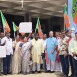JPSC, JSSC-CGL भर्ती परीक्षाओं में कथित धांधली पर भाजपा का प्रदर्शन, सीबीआई जांच की मांग को लेकर समाहरणालय का घेराव