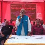 सरायकेला समाचार : 13 माह से कमीशन नहीं, आर्थिक संकट में पीडीएस दुकानदार; 9 सूत्री मांगों को लेकर डीसी कार्यालय पर धरना
