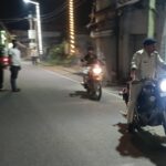 चाकुलिया: मॉडिफाइड साइलेंसर के खिलाफ पुलिस का अभियान, 2 बुलेट जब्त कर थाना लाया